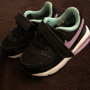 Toddlers Nike shoes